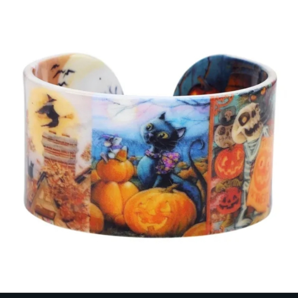 NWT Adorable Halloween Scene Wrist Cuff Bangle Bracelet!!
